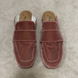 Free people slides